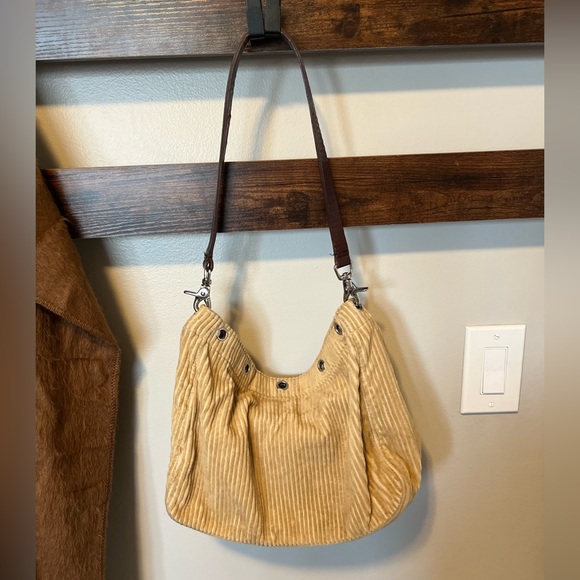 Banana Republic Handbags - 🔥 SALE 90s 00s y2k VTG Banana republic tan ribbed purse/genuine leather